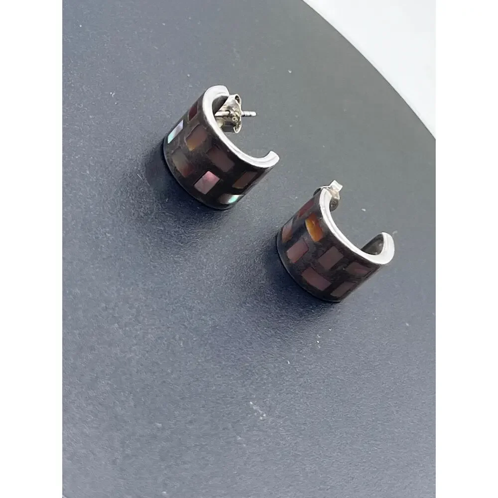 Vintage Sterling Silver 925‎ Inlaid Mother of Pearl Half Hoop Huggie Earrings